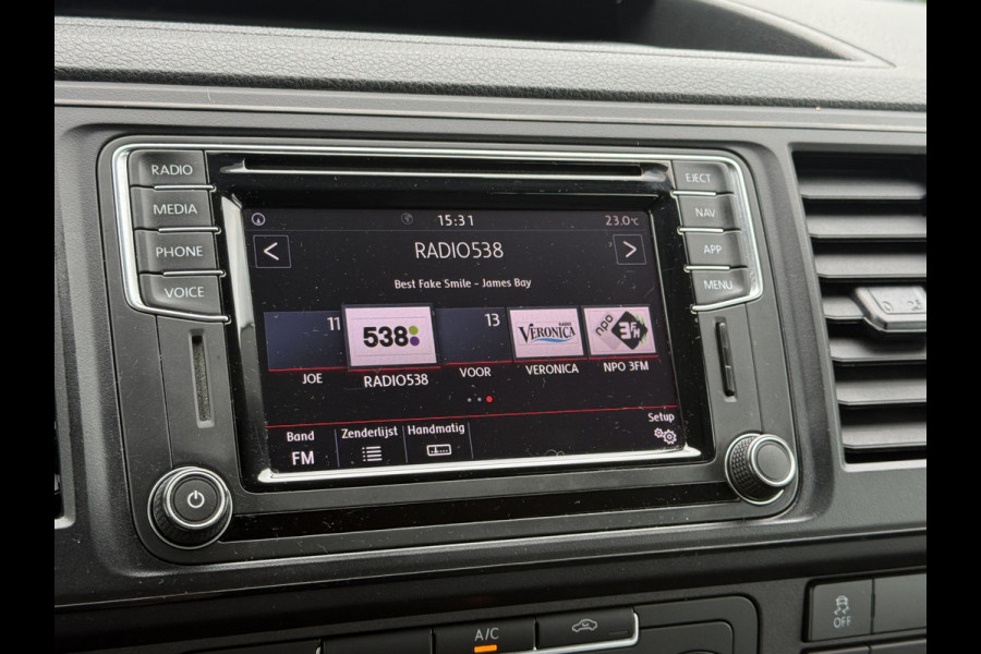 Volkswagen Transporter 2.0 TDI 150 PK / L2H1 / DUBBELE CABINE / TREKHAAK / 1e EIG. / AIRCO / CRUISE / ISOFIX / NAVI