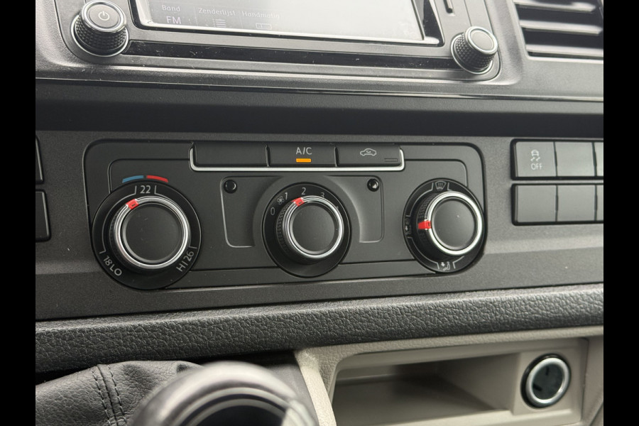 Volkswagen Transporter 2.0 TDI 150 PK / L2H1 / DUBBELE CABINE / TREKHAAK / 1e EIG. / AIRCO / CRUISE / ISOFIX / NAVI