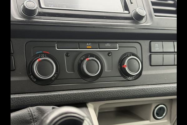 Volkswagen Transporter 2.0 TDI 150 PK / L2H1 / DUBBELE CABINE / TREKHAAK / 1e EIG. / AIRCO / CRUISE / ISOFIX / NAVI