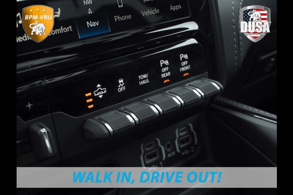 Dodge Ram 1500 | Limited | 5.7L HEMI | 4X4 Night Edition | Panoramadak  | Luchtvering | BPM VRIJ Getoonde accessoires zijn verkrijgbaar tegen meerprijs