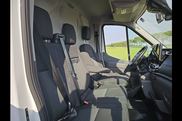 Ford Transit 350 2.0 TDCI L4H3 Trend 131pk | Camera | Navi | Verlengde Fabrieksgarantie | Parkeersensoren | 3zits | 256° deuren
