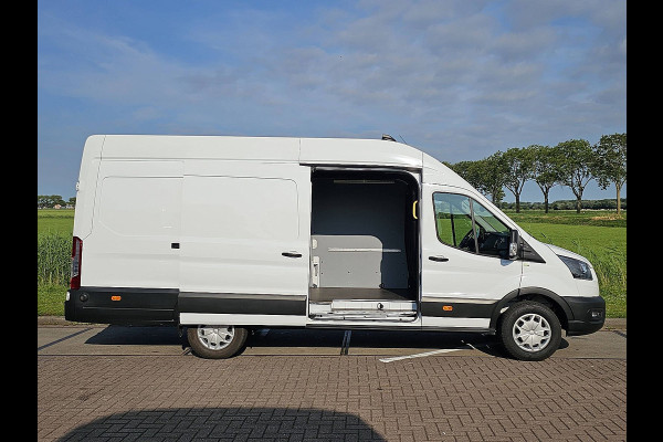 Ford Transit 350 2.0 TDCI L4H3 Trend 131pk | Camera | Navi | Verlengde Fabrieksgarantie | Parkeersensoren | 3zits | 256° deuren