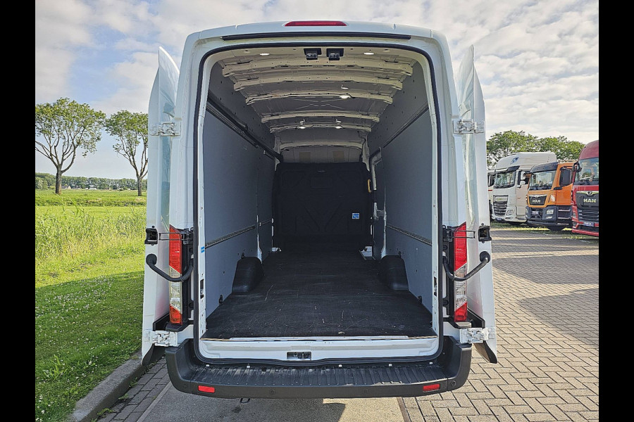 Ford Transit 350 2.0 TDCI L4H3 Trend 131pk | Camera | Navi | Verlengde Fabrieksgarantie | Parkeersensoren | 3zits | 256° deuren
