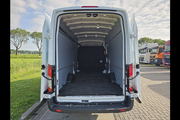 Ford Transit 350 2.0 TDCI L4H3 Trend 131pk | Camera | Navi | Verlengde Fabrieksgarantie | Parkeersensoren | 3zits | 256° deuren