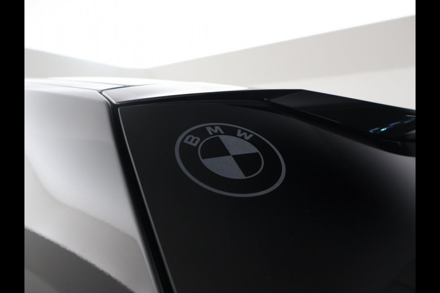 BMW XM PHEV 50e 30 kWh 476 PK *BTW* + 23 INCH | TREKHAAK | DRIVING ASSIST PRO | MASSAGE | HEAD UP