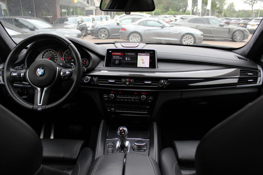 BMW X6 M / NL Auto! / Full option! / Trekhaak / Schuifdak / 360Camera / Carbon intr. / B&O / Softclose / Leder / 21'' / Standkachel / Entertainment System / Luchtvering / Stoelventilatie