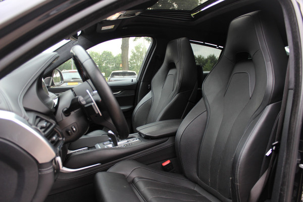 BMW X6 M / NL Auto! / Full option! / Trekhaak / Schuifdak / 360Camera / Carbon intr. / B&O / Softclose / Leder / 21'' / Standkachel / Entertainment System / Luchtvering / Stoelventilatie