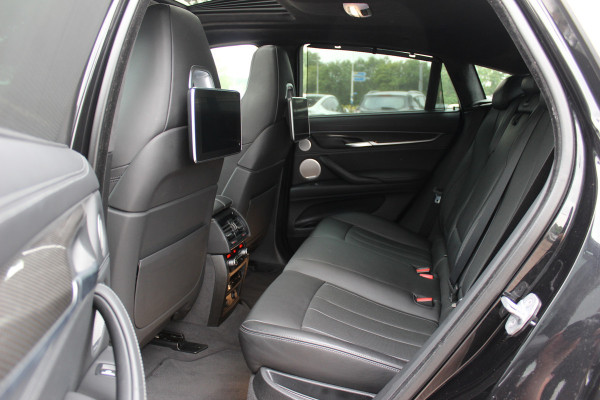 BMW X6 M / NL Auto! / Full option! / Trekhaak / Schuifdak / 360Camera / Carbon intr. / B&O / Softclose / Leder / 21'' / Standkachel / Entertainment System / Luchtvering / Stoelventilatie