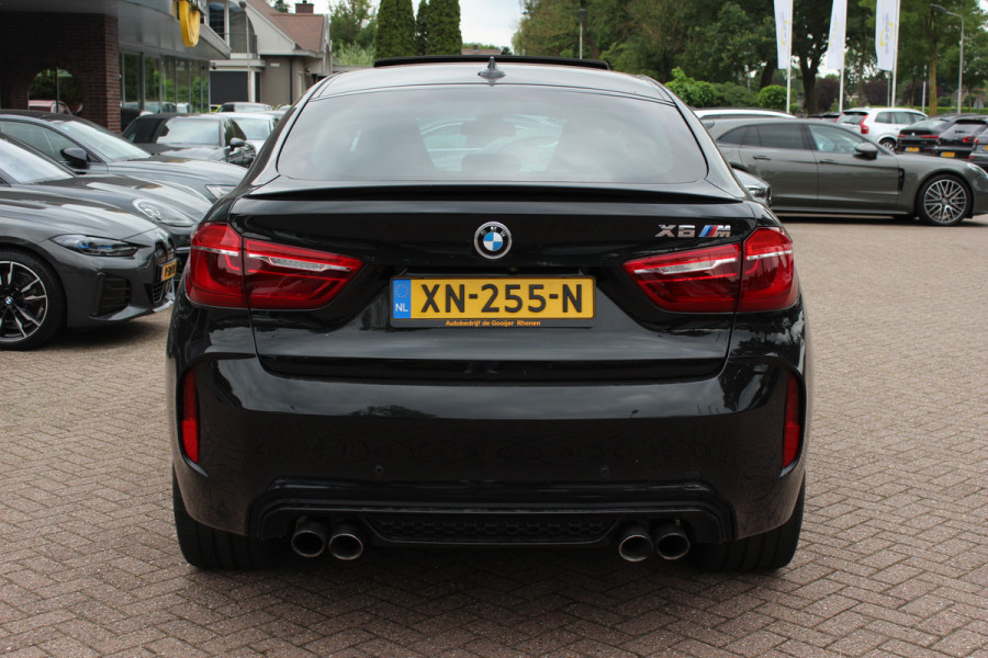 BMW X6 M / NL Auto! / Full option! / Trekhaak / Schuifdak / 360Camera / Carbon intr. / B&O / Softclose / Leder / 21'' / Standkachel / Entertainment System / Luchtvering / Stoelventilatie