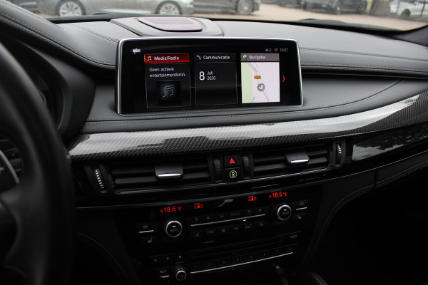 BMW X6 M / NL Auto! / Full option! / Trekhaak / Schuifdak / 360Camera / Carbon intr. / B&O / Softclose / Leder / 21'' / Standkachel / Entertainment System / Luchtvering / Stoelventilatie