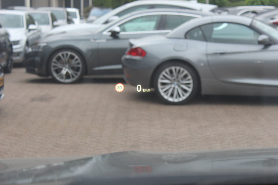 BMW X6 M / NL Auto! / Full option! / Trekhaak / Schuifdak / 360Camera / Carbon intr. / B&O / Softclose / Leder / 21'' / Standkachel / Entertainment System / Luchtvering / Stoelventilatie