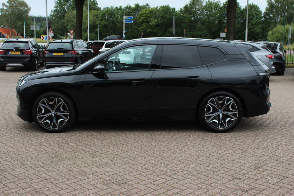 BMW iX xDrive40 High Exe. M Sport 77 kWh / SoH 97,1% / 360Camera / Head-up / Keyless / Softclose / 20'' / ACC / Laser LED / Navigatie / Stoelverwarming+Stuurverwarming / Stoelventilaite