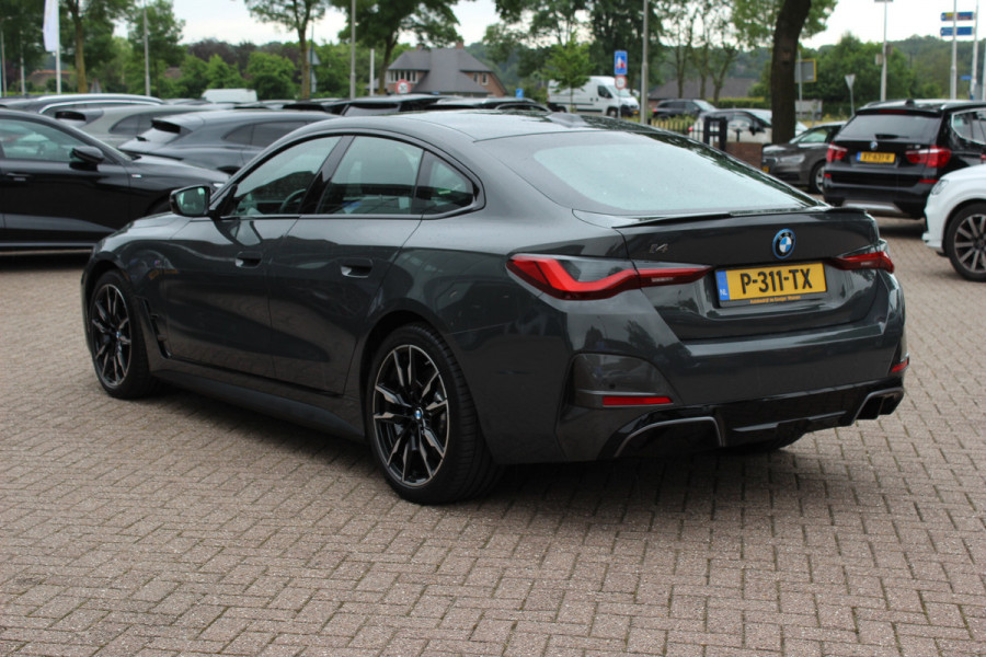 BMW i4 M50 High Executive 84 kWh / SoH 96,6% / 360Camera / Head-up / Leder / Harman Kardon / Carbon intr.+extr. / 19'' / CarPlay / Stoelverwarming / Dodehoek / DAB / Cruise Control Adaptief