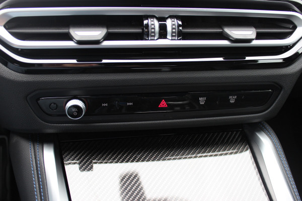 BMW i4 M50 High Executive 84 kWh / SoH 96,6% / 360Camera / Head-up / Leder / Harman Kardon / Carbon intr.+extr. / 19'' / CarPlay / Stoelverwarming / Dodehoek / DAB / Cruise Control Adaptief