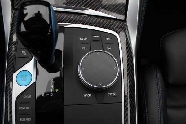 BMW i4 M50 High Executive 84 kWh / SoH 96,6% / 360Camera / Head-up / Leder / Harman Kardon / Carbon intr.+extr. / 19'' / CarPlay / Stoelverwarming / Dodehoek / DAB / Cruise Control Adaptief
