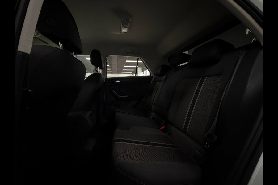 Volkswagen T-Roc 1.5 TSI Automaat | Carplay | ACC | LED