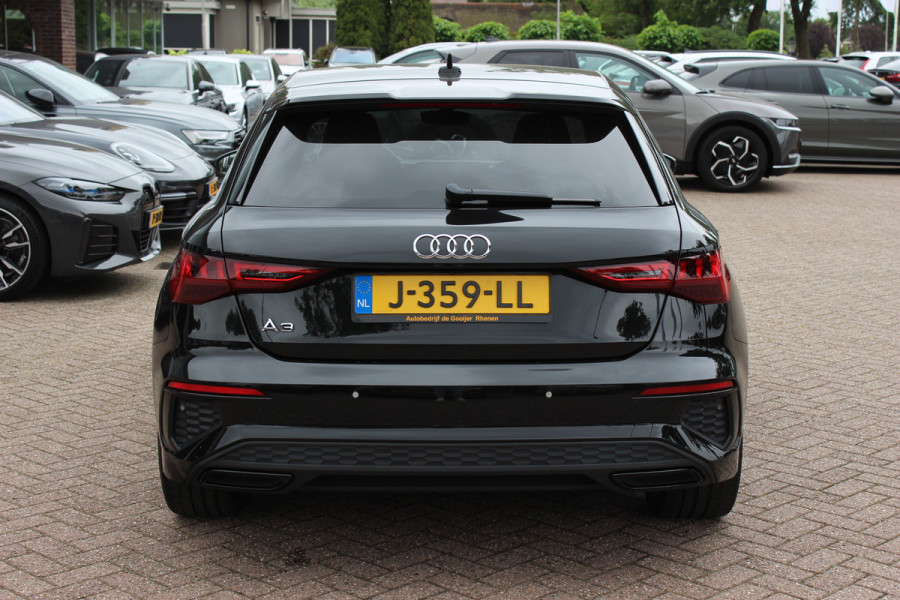 Audi A3 Sportback 35 TFSI S edition / RS Seats / CarPlay / Navigatie / 19'' / Parkeerhulp achter / Stoelverwarming / DAB / ACC