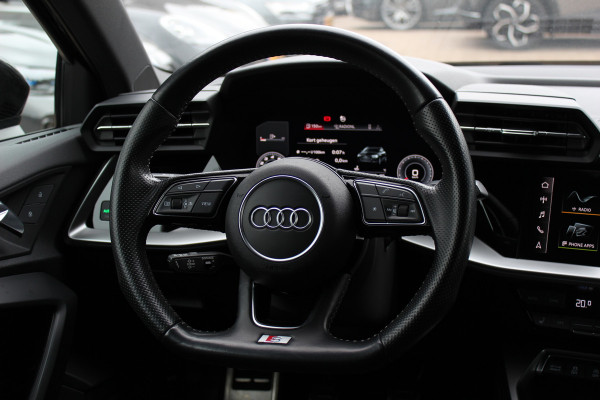 Audi A3 Sportback 35 TFSI S edition / RS Seats / CarPlay / Navigatie / 19'' / Parkeerhulp achter / Stoelverwarming / DAB / ACC