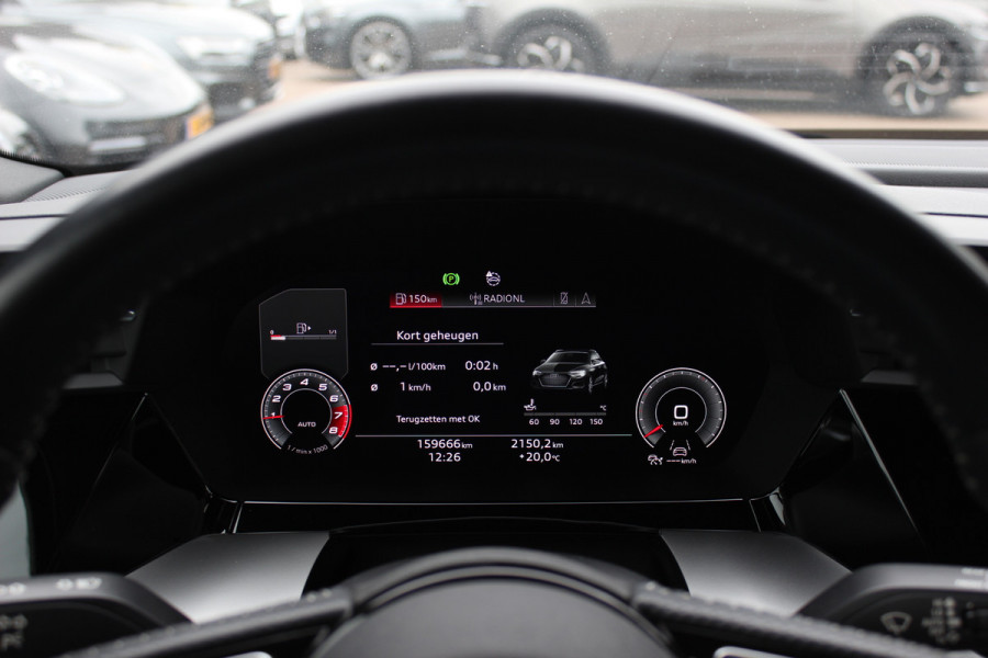 Audi A3 Sportback 35 TFSI S edition / RS Seats / CarPlay / Navigatie / 19'' / Parkeerhulp achter / Stoelverwarming / DAB / ACC