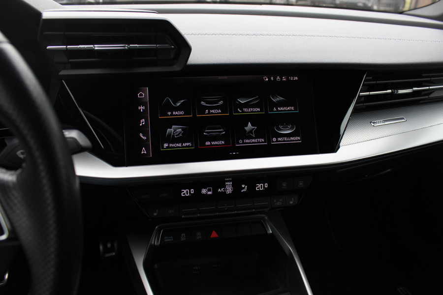 Audi A3 Sportback 35 TFSI S edition / RS Seats / CarPlay / Navigatie / 19'' / Parkeerhulp achter / Stoelverwarming / DAB / ACC