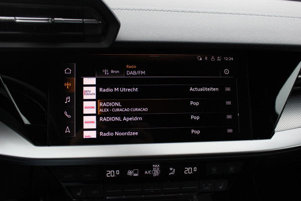 Audi A3 Sportback 35 TFSI S edition / RS Seats / CarPlay / Navigatie / 19'' / Parkeerhulp achter / Stoelverwarming / DAB / ACC