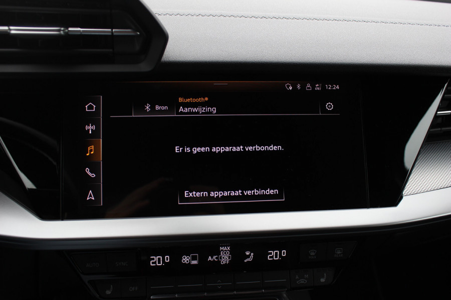Audi A3 Sportback 35 TFSI S edition / RS Seats / CarPlay / Navigatie / 19'' / Parkeerhulp achter / Stoelverwarming / DAB / ACC