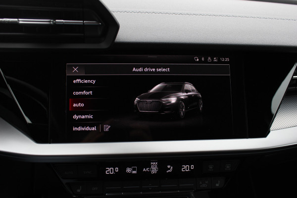 Audi A3 Sportback 35 TFSI S edition / RS Seats / CarPlay / Navigatie / 19'' / Parkeerhulp achter / Stoelverwarming / DAB / ACC