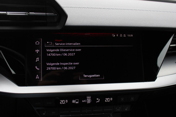 Audi A3 Sportback 35 TFSI S edition / RS Seats / CarPlay / Navigatie / 19'' / Parkeerhulp achter / Stoelverwarming / DAB / ACC
