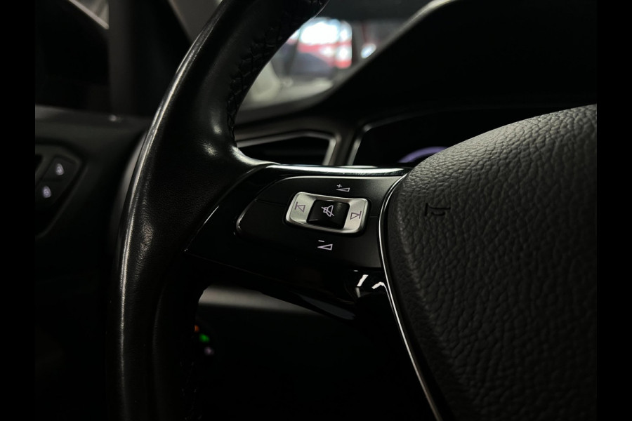 Volkswagen T-Roc 1.0 TSI Stoelver. | Navi | Carplay