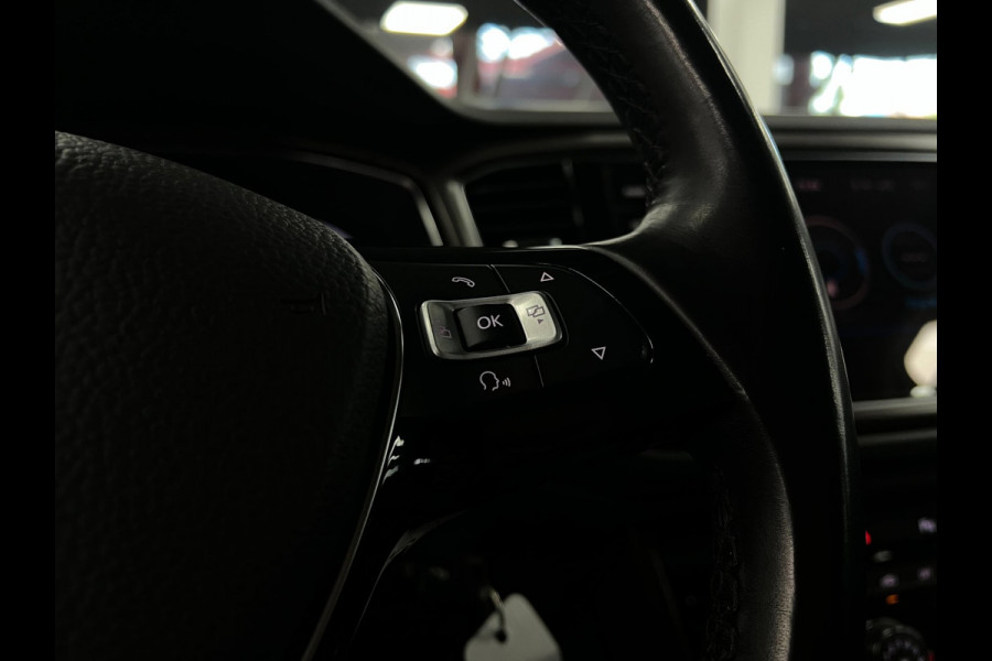 Volkswagen T-Roc 1.0 TSI Stoelver. | Navi | Carplay