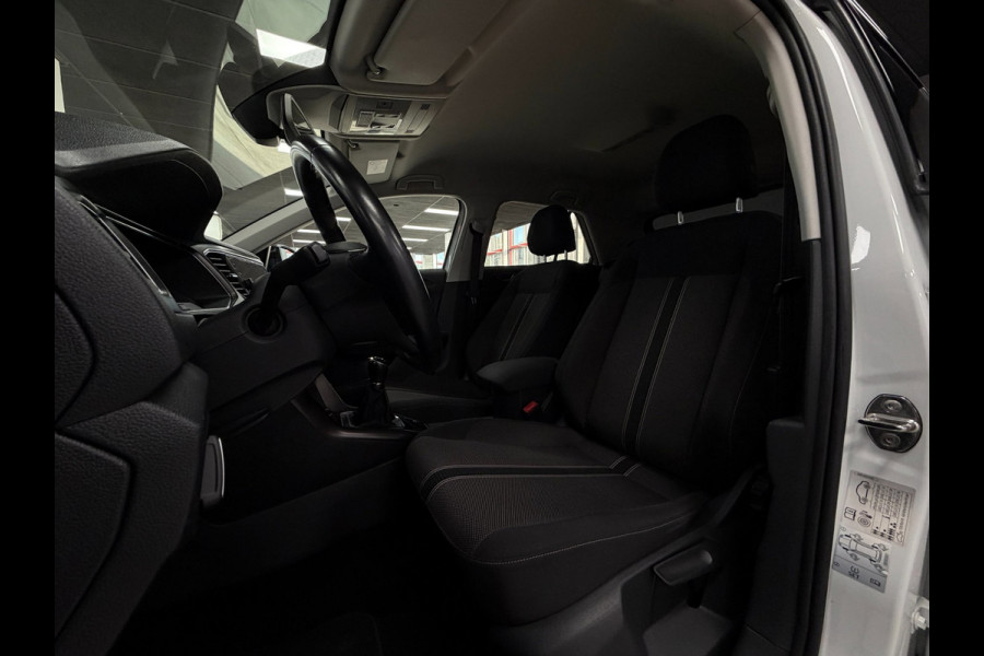 Volkswagen T-Roc 1.0 TSI Stoelver. | Navi | Carplay