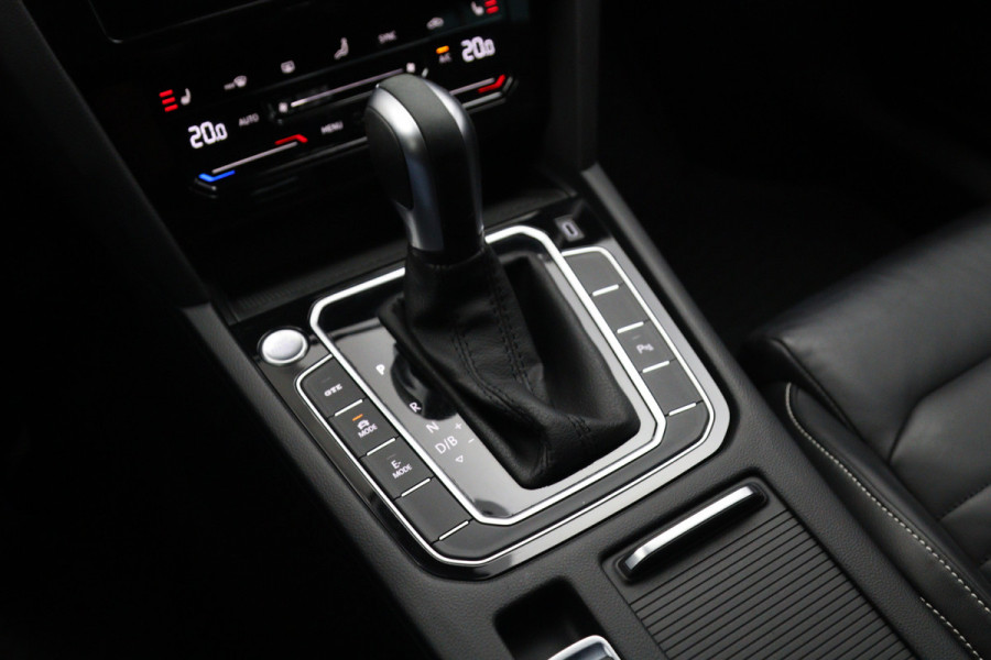 Volkswagen Passat Variant 1.4 TSI PHEV GTE 218 PK, Trekhaak, Leder, Adap. Cruise Control, Winterpakket, Carplay