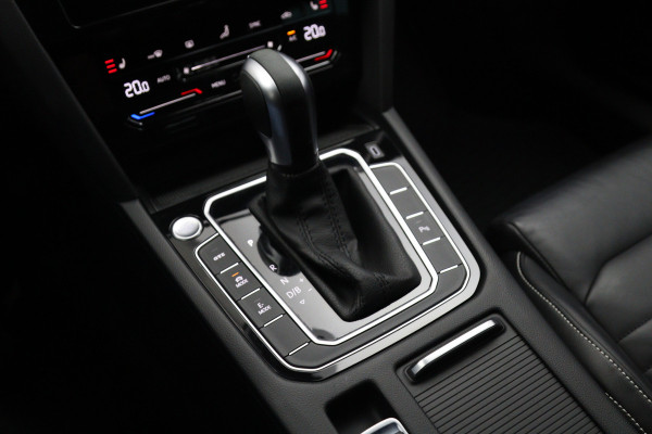 Volkswagen Passat Variant 1.4 TSI PHEV GTE 218 PK, Trekhaak, Leder, Adap. Cruise Control, Winterpakket, Carplay