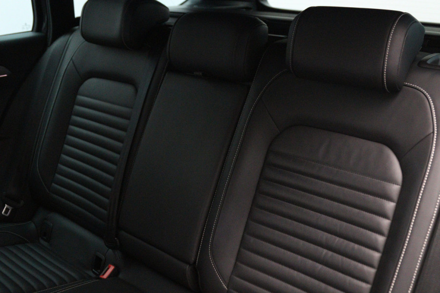 Volkswagen Passat Variant 1.4 TSI PHEV GTE 218 PK, Trekhaak, Leder, Adap. Cruise Control, Winterpakket, Carplay