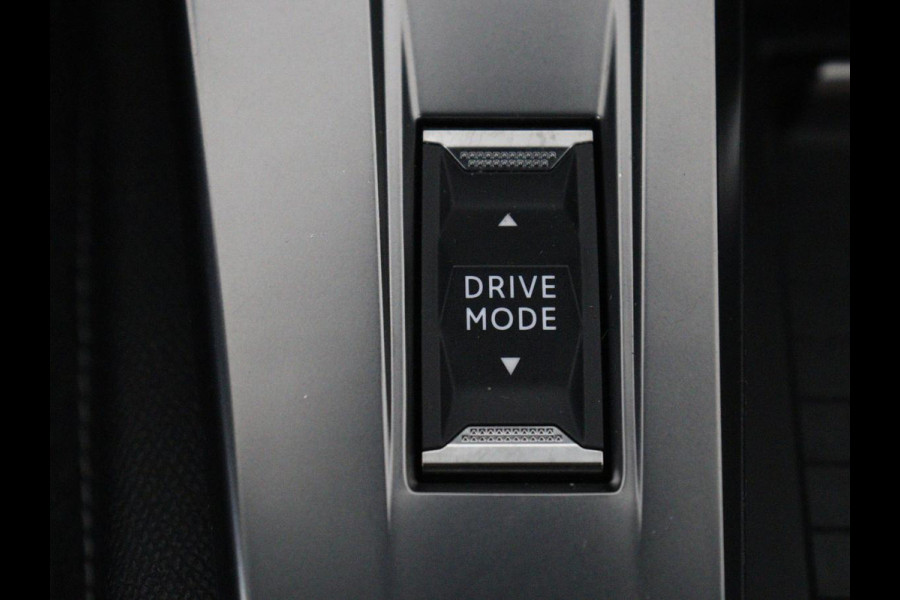 Peugeot 308 1.6 Plug-in Hybrid 180 Active Pack Business | SOH 94,6% | Navigatie | Carplay | Parkeerhulp | Climate control | Full LED | Cruise control | Bluetooth | PHEV
