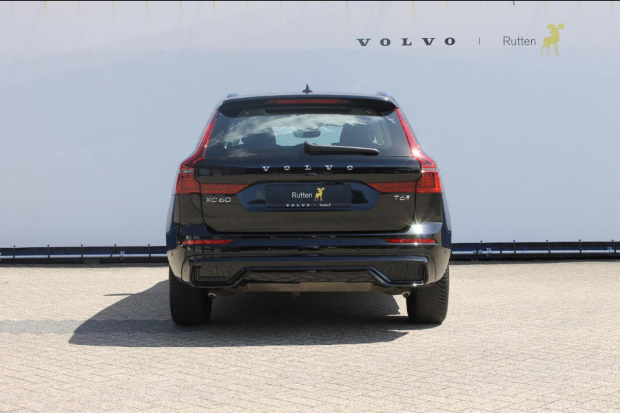 Volvo XC60 T6 350PK Automaat Plug-in hybrid AWD Plus Dark Google infotainment / Semi elektrisch wegklapbare trekhaak / Elektrisch bedienbare voorstoelen met geheugen / All seasonbanden