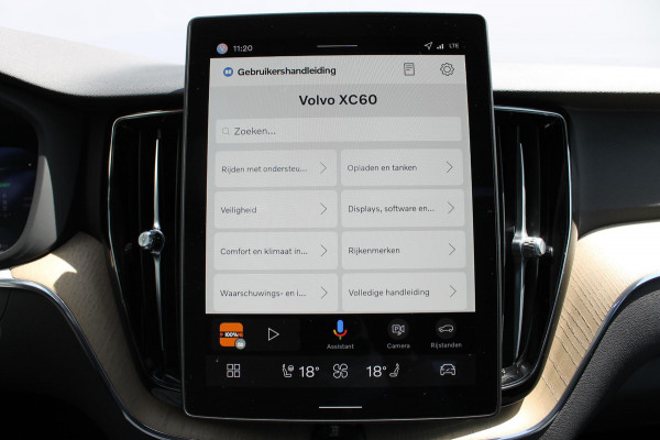 Volvo XC60 T6 350PK Automaat Plug-in hybrid AWD Plus Dark Google infotainment / Semi elektrisch wegklapbare trekhaak / Elektrisch bedienbare voorstoelen met geheugen / All seasonbanden