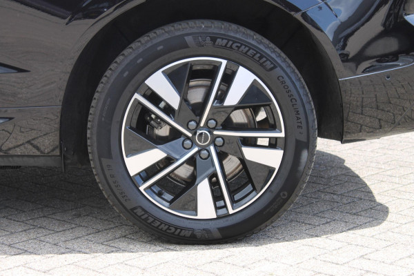 Volvo XC60 T6 350PK Automaat Plug-in hybrid AWD Plus Dark Google infotainment / Semi elektrisch wegklapbare trekhaak / Elektrisch bedienbare voorstoelen met geheugen / All seasonbanden