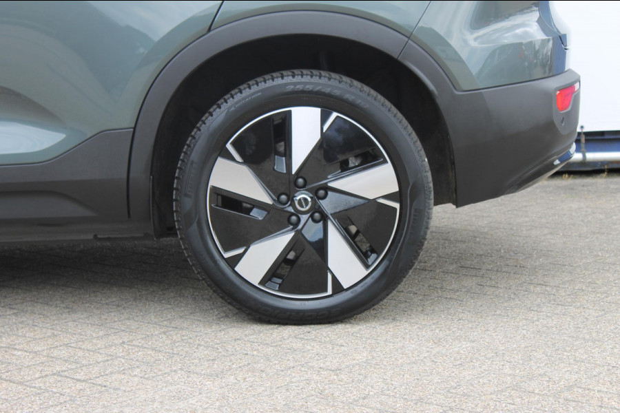 Volvo EX40 Single Motor Extended Range Plus 82 kWh Adaptieve cruise control / Semi elektrisch wegklapbare trekhaak / Google infotainment / 19" lichtmetalen velgen