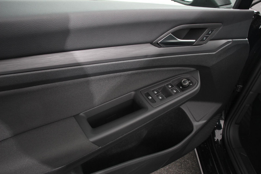 Volkswagen Golf 1.5 eTSI 150pk Automaat Style Sfeer verlichting Navigatie Climate control Camera Adaptive Cruise control Led Parkeer sensoren Lichtmetalen Velgen