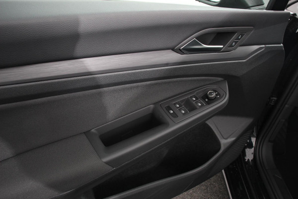 Volkswagen Golf 1.5 eTSI 150pk Automaat Style Sfeer verlichting Navigatie Climate control Camera Adaptive Cruise control Led Parkeer sensoren Lichtmetalen Velgen