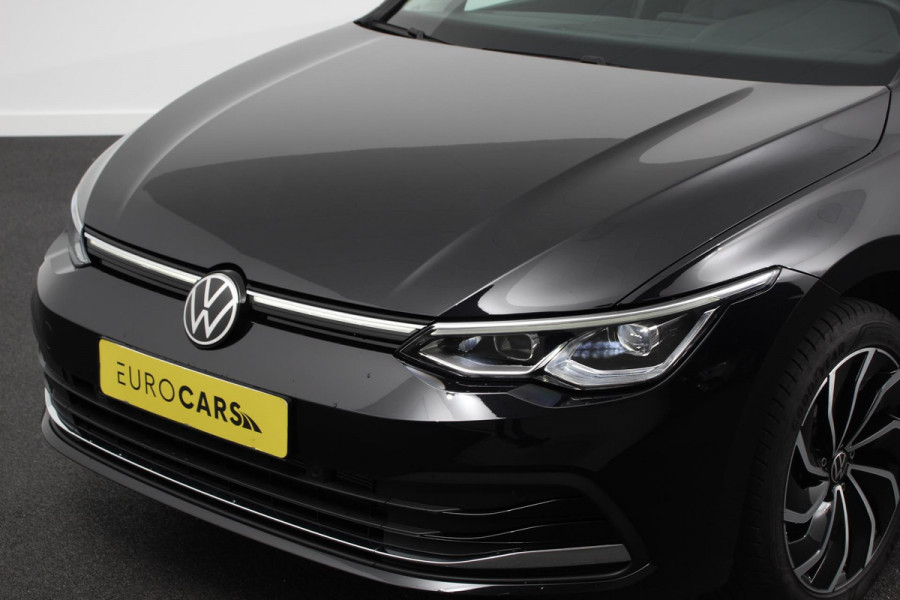 Volkswagen Golf 1.5 eTSI 150pk Automaat Style Sfeer verlichting Navigatie Climate control Camera Adaptive Cruise control Led Parkeer sensoren Lichtmetalen Velgen