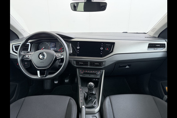 Volkswagen Polo 1.0TSI 96PK 5Drs R-Line Edition Adap.Cruise Navi Apple Carplay Android Auto Climate Control Cruise Control Pdc DAB Bluetooth Isofix Lmv Privacy Glas Led Origineel Nederlandse Auto Dealeronderhouden