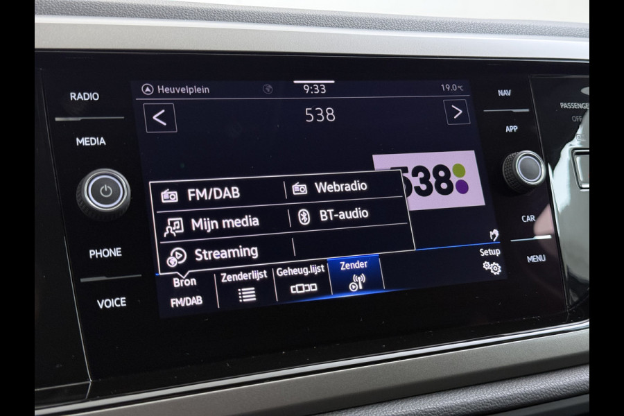 Volkswagen Polo 1.0TSI 96PK 5Drs R-Line Edition Adap.Cruise Navi Apple Carplay Android Auto Climate Control Cruise Control Pdc DAB Bluetooth Isofix Lmv Privacy Glas Led Origineel Nederlandse Auto Dealeronderhouden