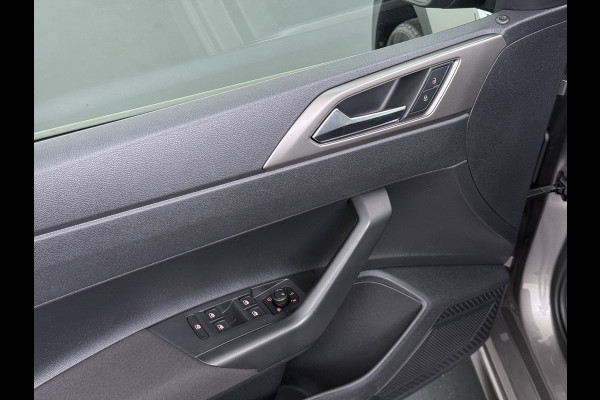 Volkswagen Polo 1.0TSI 96PK 5Drs R-Line Edition Adap.Cruise Navi Apple Carplay Android Auto Climate Control Cruise Control Pdc DAB Bluetooth Isofix Lmv Privacy Glas Led Origineel Nederlandse Auto Dealeronderhouden