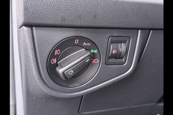 Volkswagen Polo 1.0TSI 96PK 5Drs R-Line Edition Adap.Cruise Navi Apple Carplay Android Auto Climate Control Cruise Control Pdc DAB Bluetooth Isofix Lmv Privacy Glas Led Origineel Nederlandse Auto Dealeronderhouden