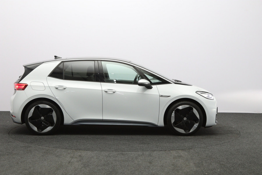 Volkswagen ID.3 First Max 58 kWh 204 PK, SOH 92 %, Matrix-LED, Panoramadak, adap. Cruise Control, Winterpakket, Head-UpMassage