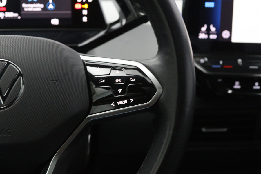 Volkswagen ID.3 First Max 58 kWh 204 PK, SOH 92 %, Matrix-LED, Panoramadak, adap. Cruise Control, Winterpakket, Head-UpMassage