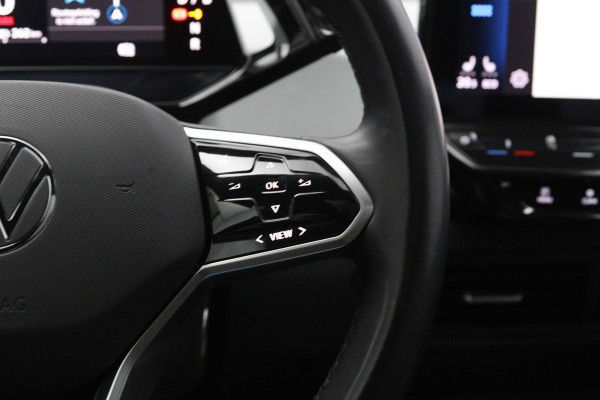 Volkswagen ID.3 First Max 58 kWh 204 PK, SOH 92 %, Matrix-LED, Panoramadak, adap. Cruise Control, Winterpakket, Head-UpMassage