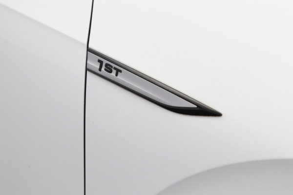 Volkswagen ID.3 First Max 58 kWh 204 PK, SOH 92 %, Matrix-LED, Panoramadak, adap. Cruise Control, Winterpakket, Head-UpMassage